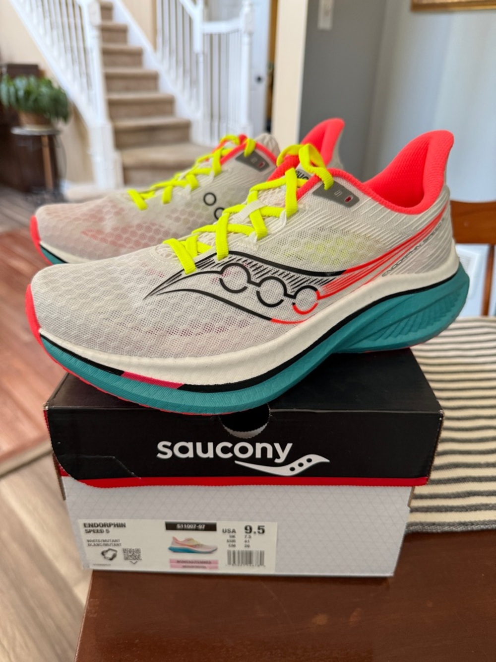 Saucony Endorphin Speed 5 Women's size 9.5 Mutant Running Shoes